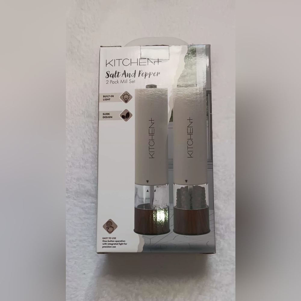 Salt and Pepper Grinder Set